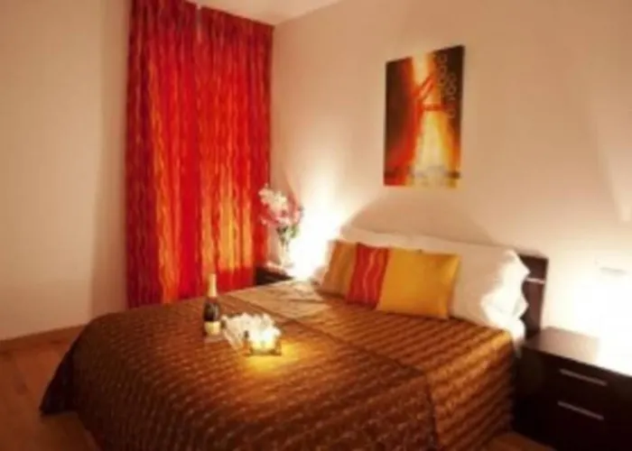 5-1 Of 11 In An Exclusive By Italian Lägenhet