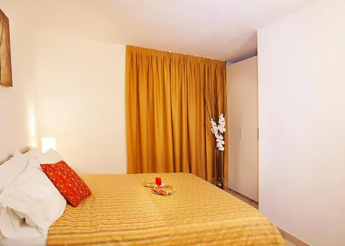 5-1 Of 11 In An Exclusive By Italian * Tremezzo